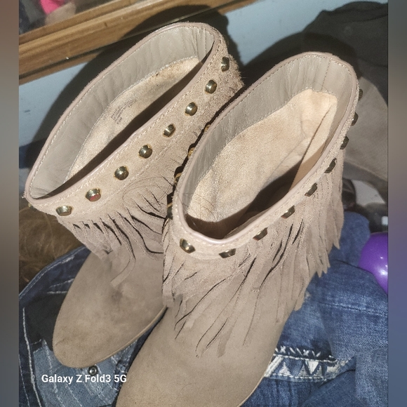 Michael Kors 6 1/2 Suede, Fringe Booties - Picture 12 of 16